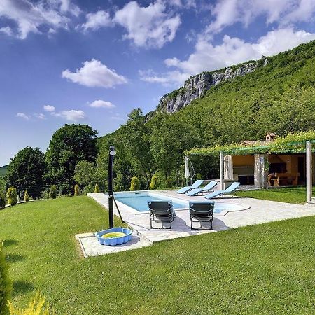 Villa Bella Lupoglav  외부 사진