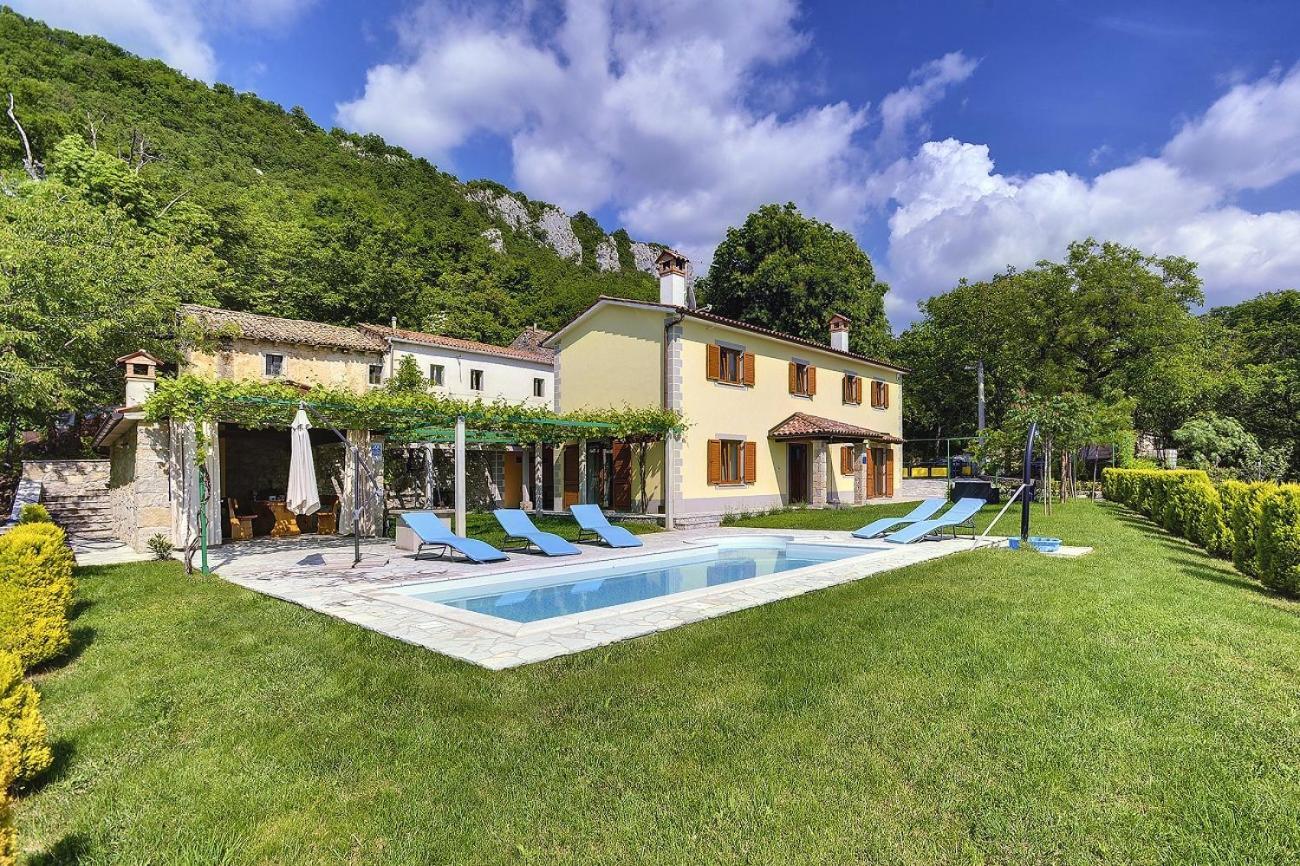 Villa Bella Lupoglav  외부 사진
